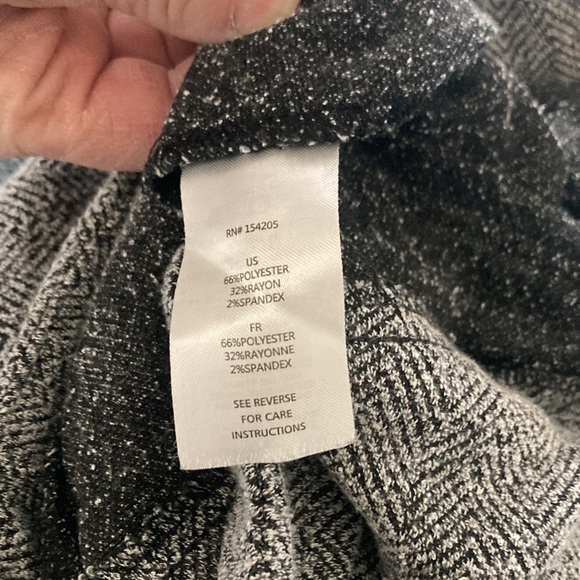 Copper&Ella black and white patterned slip on pants with slits at the bottom - Picture 4 of 4